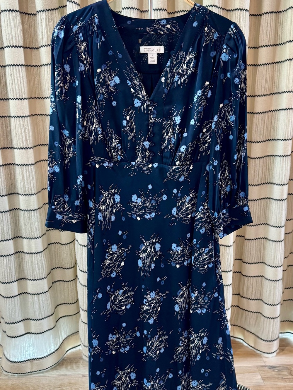 Nordstrom Signature Navy Blue Floral V-Neck Midi Dress